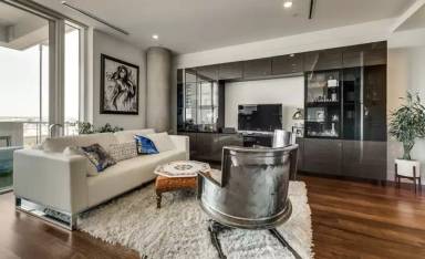 Main picture of 2408 Victory Park Ln