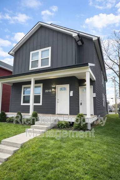 Main picture of 2015 E Maryland St