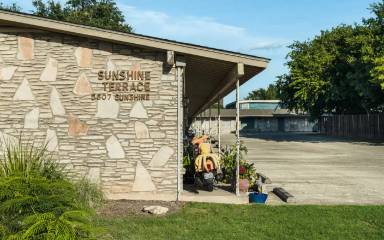 Main picture of 5607 Sunshine Dr