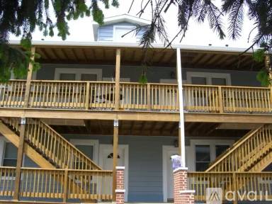 Main picture of 3036 N Drake Ave