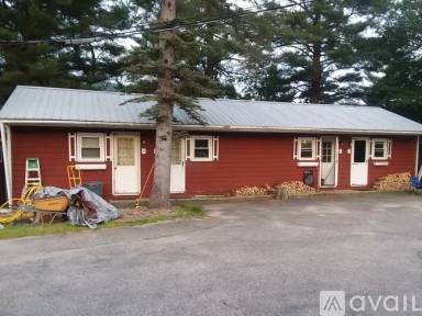 Main picture of 977 Daniel Webster Hwy