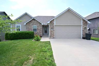 Main picture of 15865 NW Morgan St