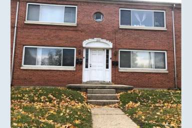 Main picture of 843 N University Blvd
