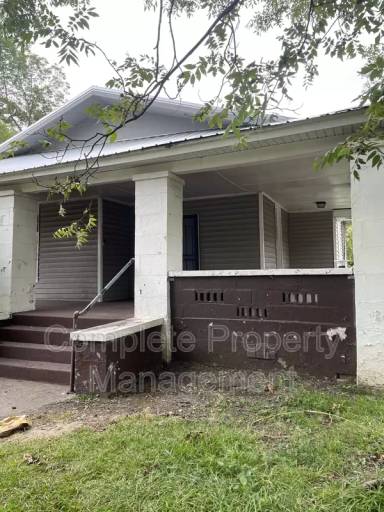 Main picture of 1213 Alabama Ave SW