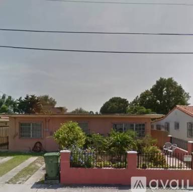 Main picture of 2382 NW 5th St