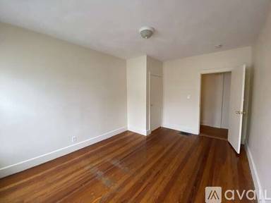Main picture of 398 Centre St