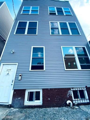 Main picture of 177 Van Nostrand Ave
