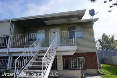 Main picture of 8261 S Ivy Dr