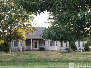 Main picture of 21 Glade Farm Dr