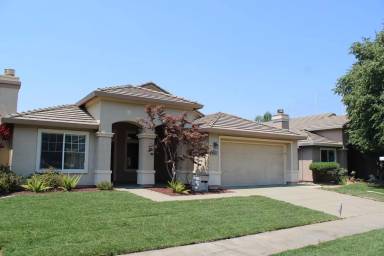 Main picture of 649 Garden Park Dr