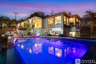 Main picture of 1733 Sunset Plaza Dr