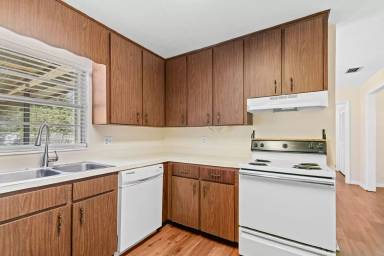 Main picture of 4606 NW 32nd Ave