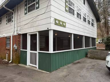 Main picture of 171 Springdale St