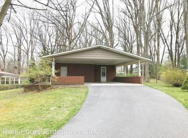 Main picture of 1904 N Oak Ln