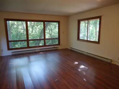 Main picture of 1155 Holiday Dr