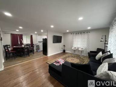 Main picture of 716 Caruthers Rd