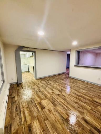 Main picture of 22 E State St