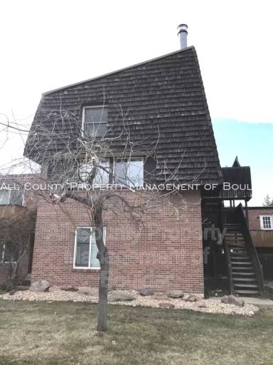 Main picture of 745 Thomas Dr