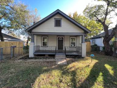 Main picture of 2618 E Admiral Ct