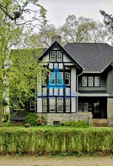 Main picture of 460 Hudson Ave