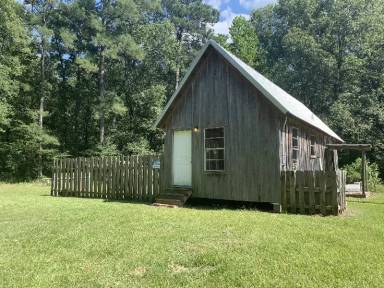 Main picture of 175 White Oak Rd