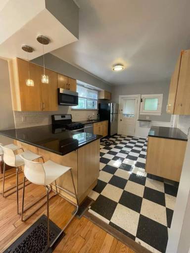 Main picture of 310 E William St