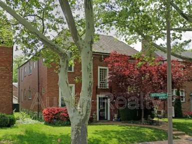 Main picture of 5834 Nottingham Ave