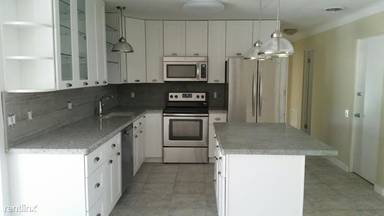Main picture of 3913 NE 21st Ave