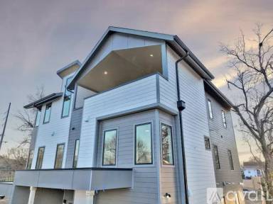 Main picture of 807 32nd Ave N