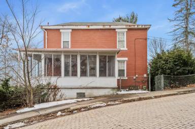 Main picture of 313 Fair Oaks St