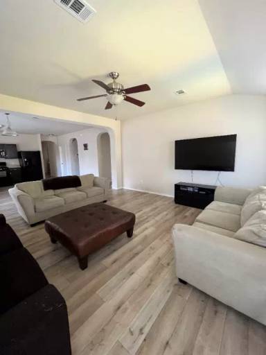 Main picture of 208 Quarry Ln