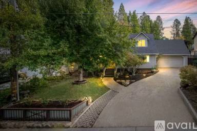 Main picture of 590 Railroad Ave