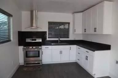 Main picture of 17412 Saticoy St
