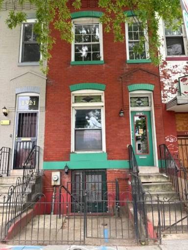 Main picture of 1319 Pennsylvania Ave SE