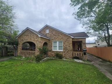 Main picture of 4921 Avenue O