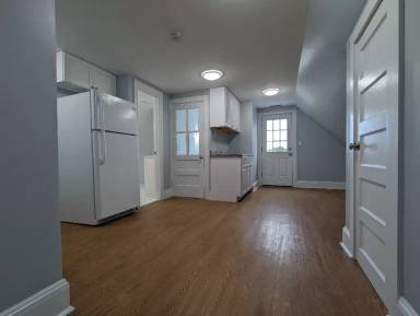 Main picture of 18 Montgomery St