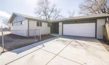 Main picture of 3507 E Pikes Peak Ave