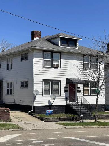Main picture of 775 E Exchange St