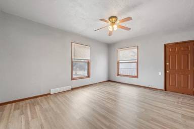 Main picture of 1218 W Locust St