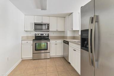 Main picture of 600 SE 3rd Ave