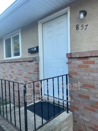 Main picture of 857 Byron Ave