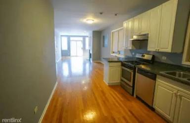 Main picture of 1537 N Western Ave