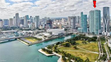 Main picture of 900 Biscayne Bay Condos