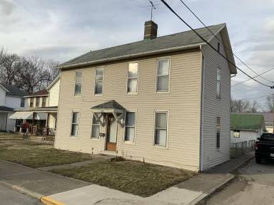 Main picture of 136 W High St