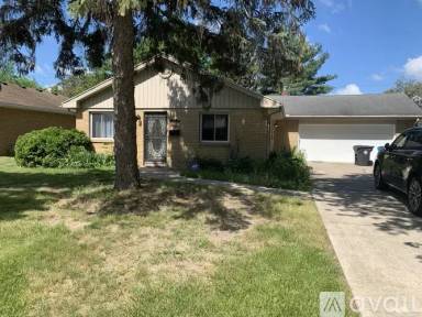 Main picture of 35 Torrington Dr