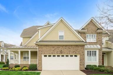 Main picture of 621 Canvas Dr