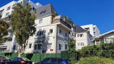 Main picture of 722 S Manhattan Pl