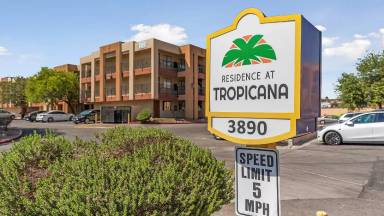 Main picture of 3890 Graphic Center Dr