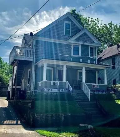 Main picture of 505 Rentschler St
