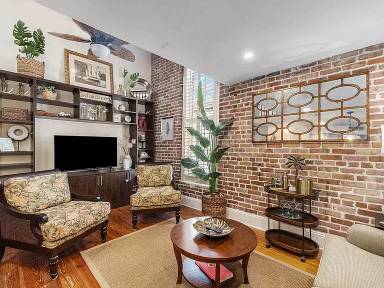Main picture of 157 Calhoun St